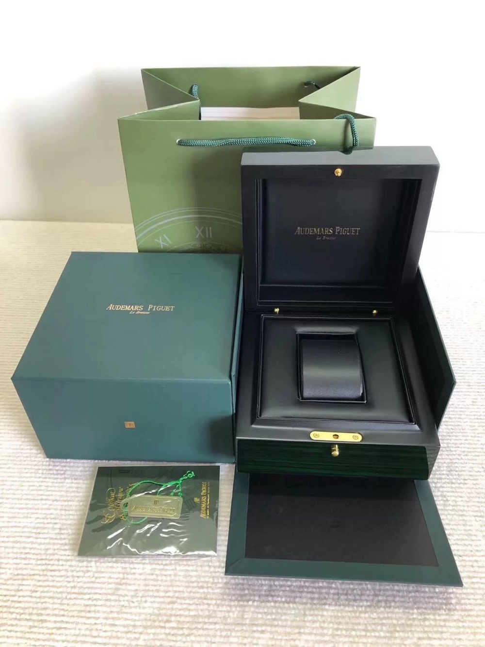 Audemars Piguet Green and Black Luxury Watch Presentation Set